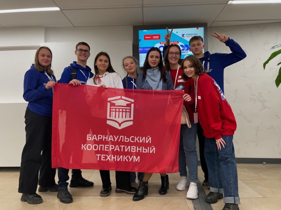 Финалисты Всероссийских конкурсов &laquo;Большая перемена&raquo; и &laquo;Команда первых&raquo; встретились с директором Барнаульского кооперативного техникума